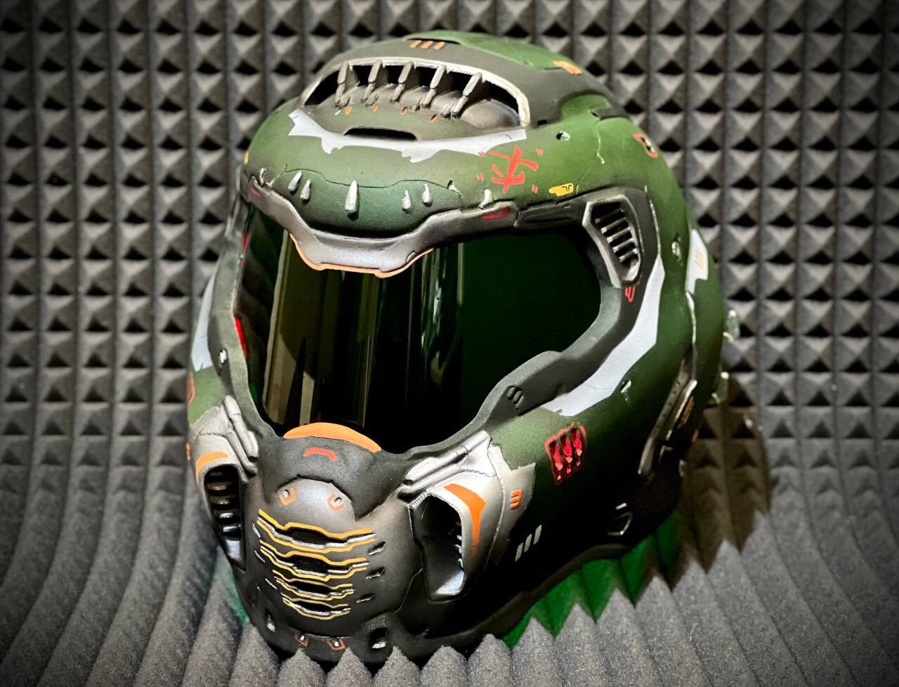 DoomGuy helmet from Doom Eternal for Cosplay and Airsoft