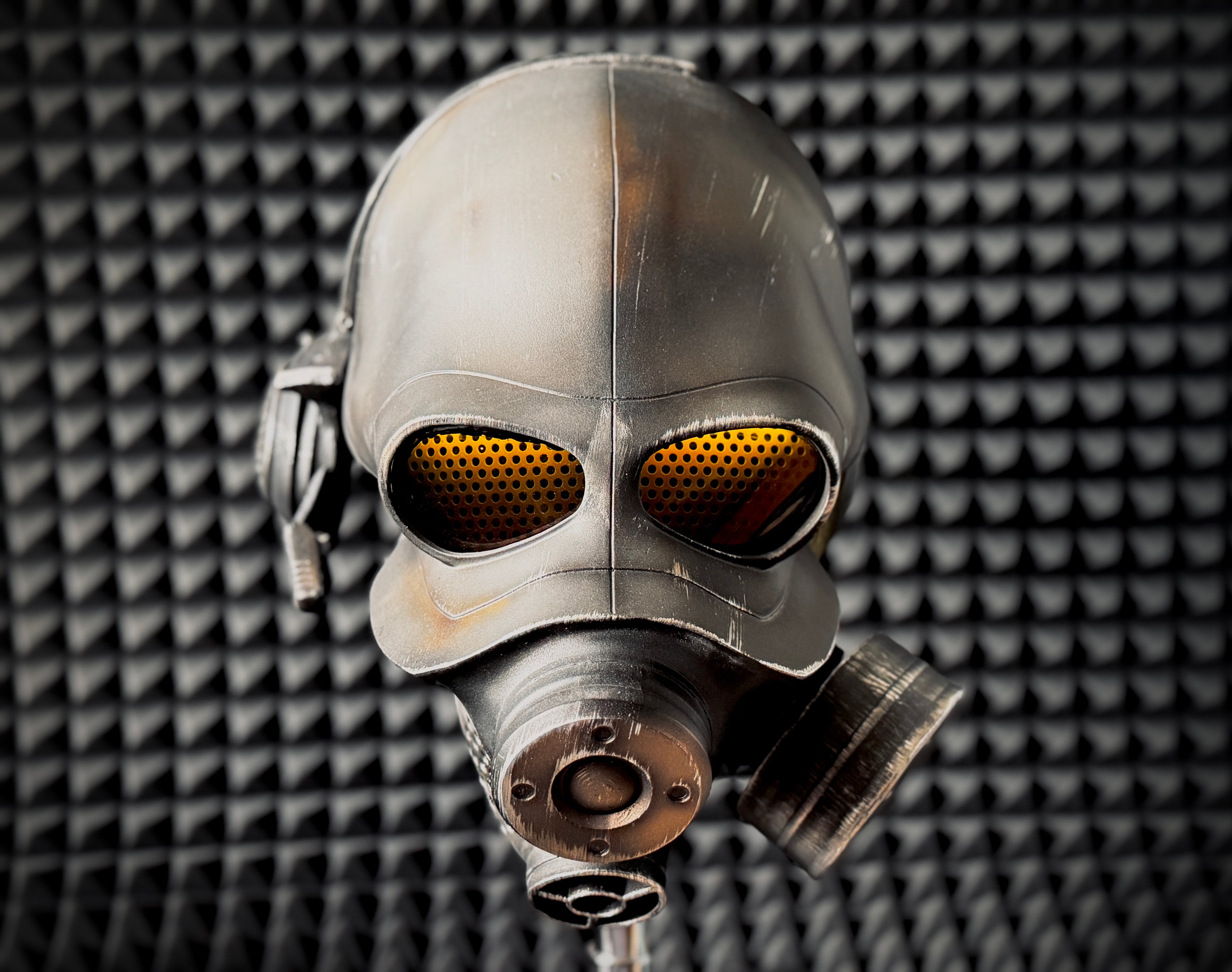 Combine helmet from Half-Life 2 for Cosplay and Airsoft