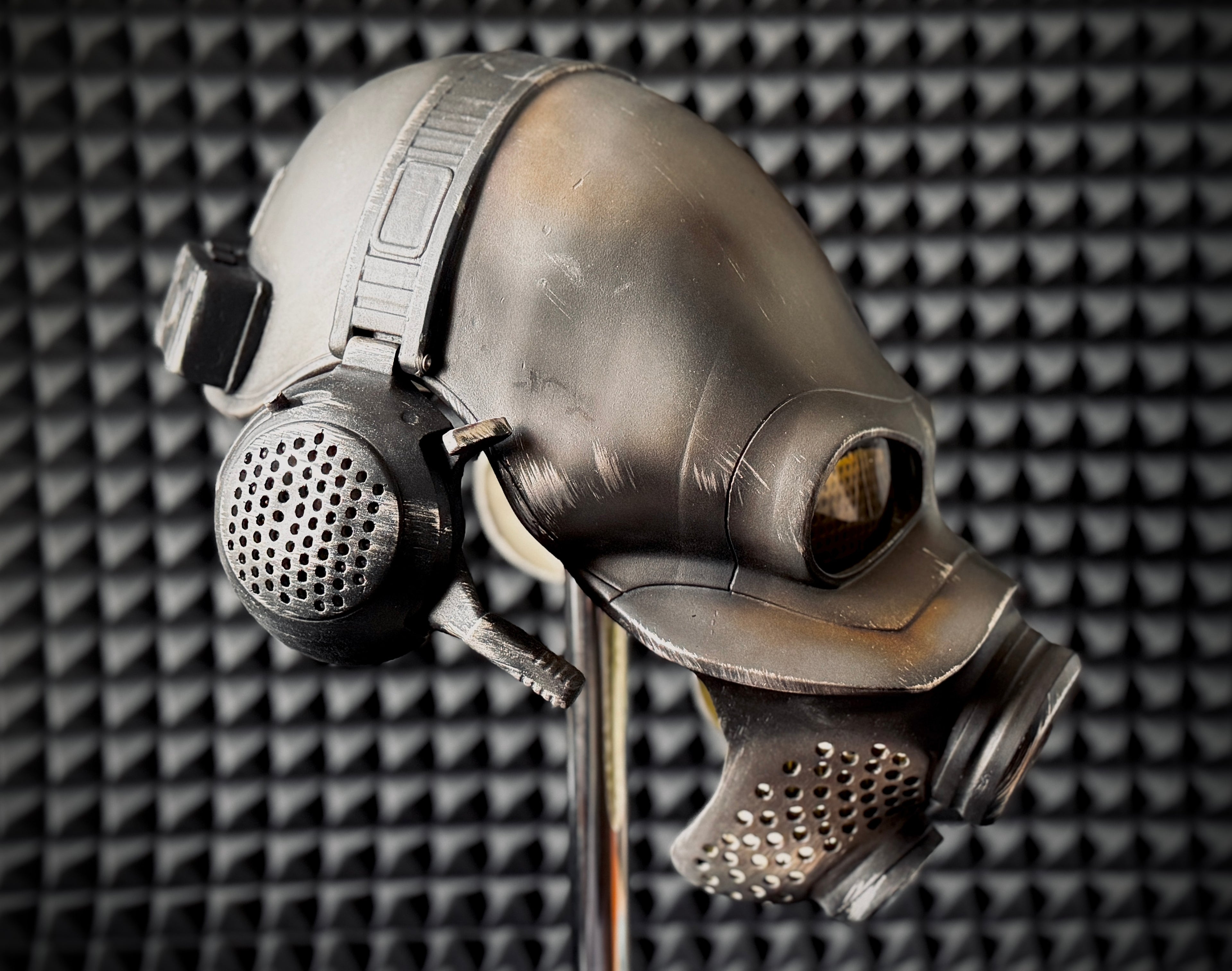Combine helmet from Half-Life 2 for Cosplay and Airsoft